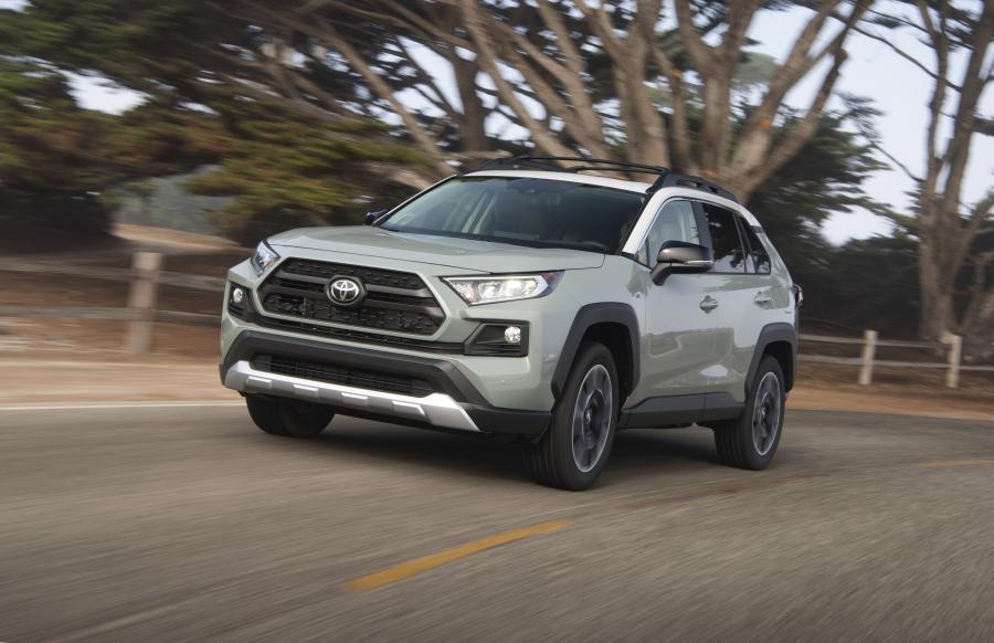  Toyota RAV4 Adventure 2018 года  (NA) (фото 12 из 196)
